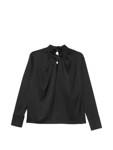 D.Exterior pleated long-sleeve blouse
