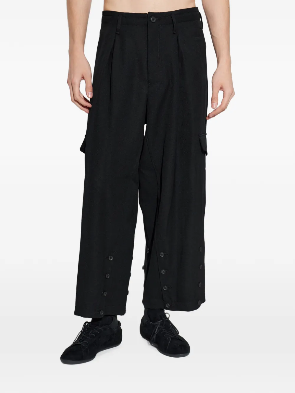 Yohji Yamamoto Wollen cargo broek met knoopdetail Zwart