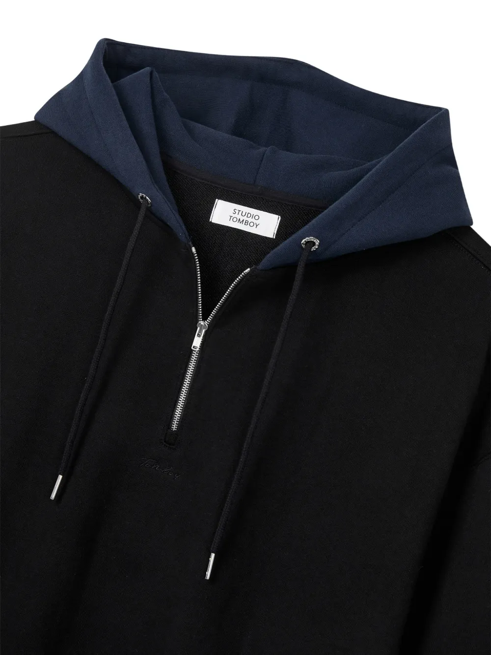 TOMBOY half-zip drawstring hoodie Zwart