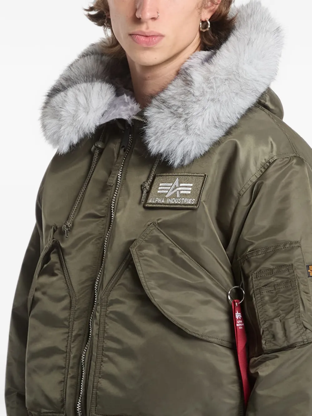 Alpha Industries 45 P Custom bomberjack met capuchon Groen