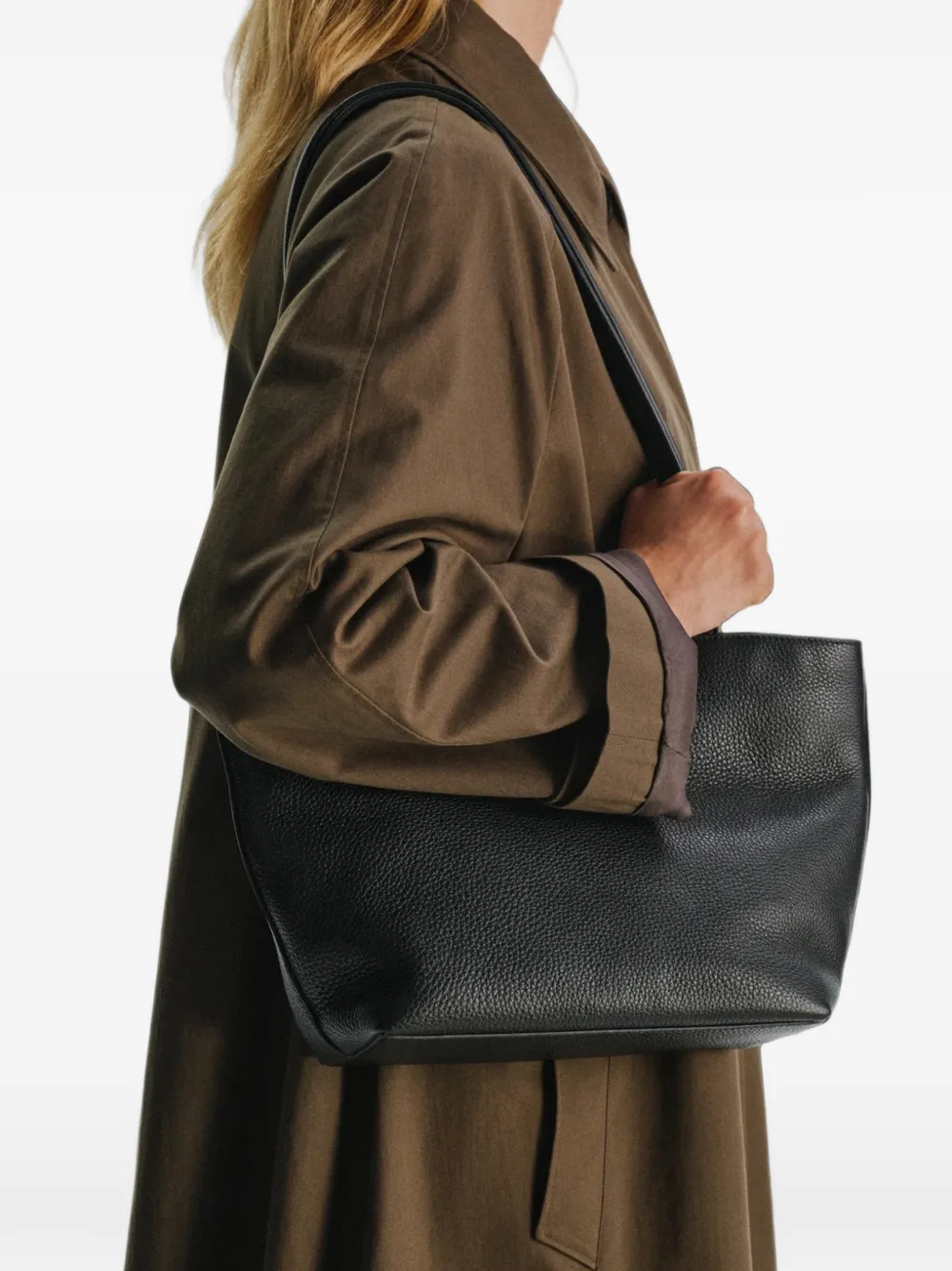 The Row Parker Bag In 黑色