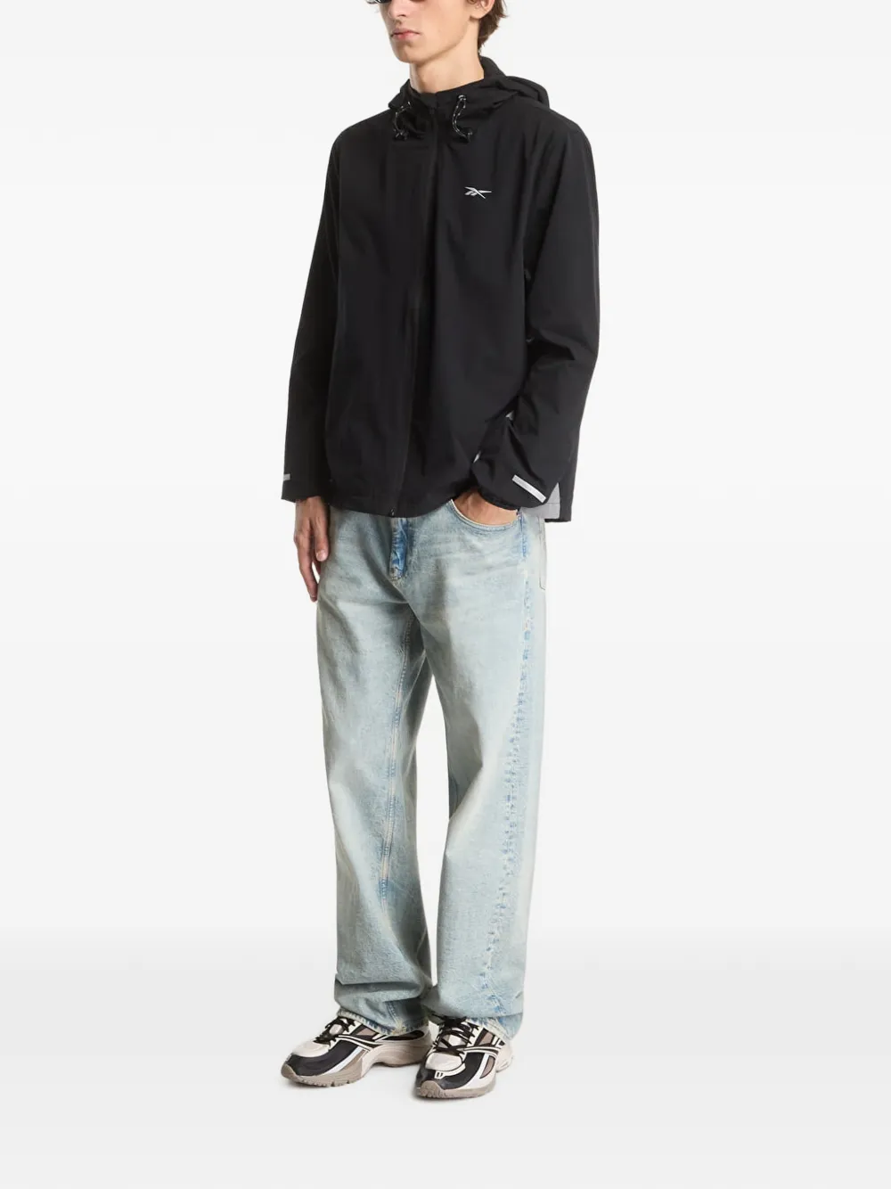 Reebok logo-print lightweight windbreaker Zwart