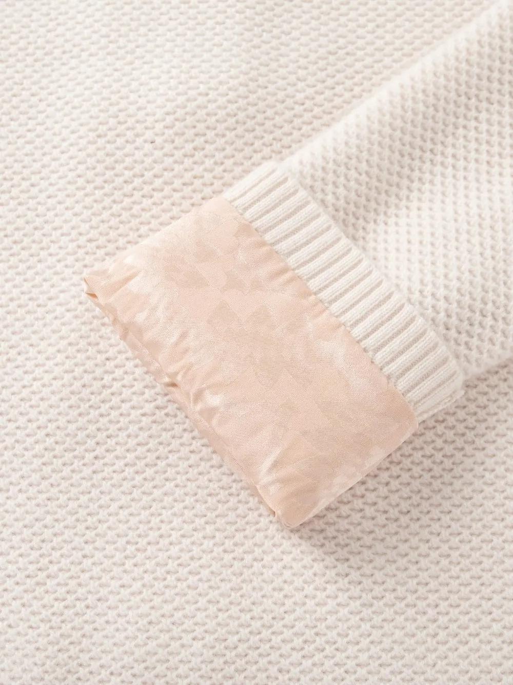 Shanghai Tang frog-fastening cardigan Beige