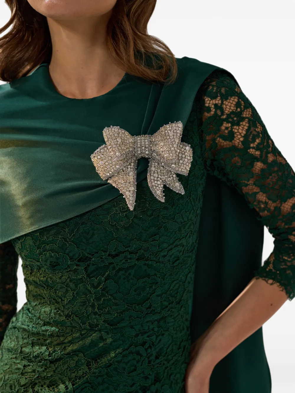 SILK LOVE & LACE Malvina avondjurk met capedetail en kant Groen