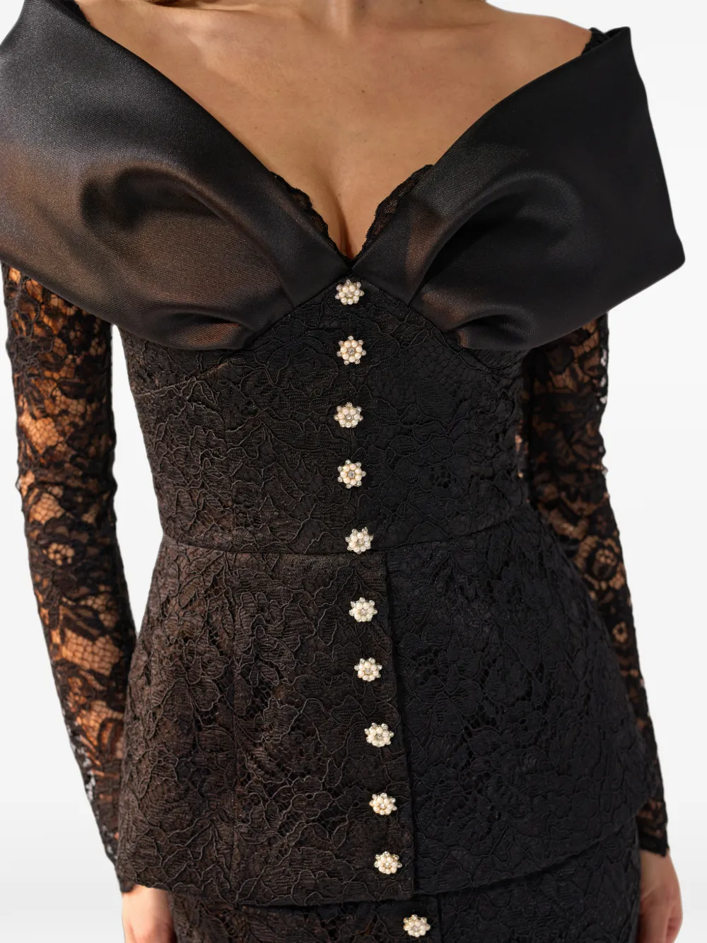 SILK LOVE & LACE Tamara off-shoulder avondjurk Zwart
