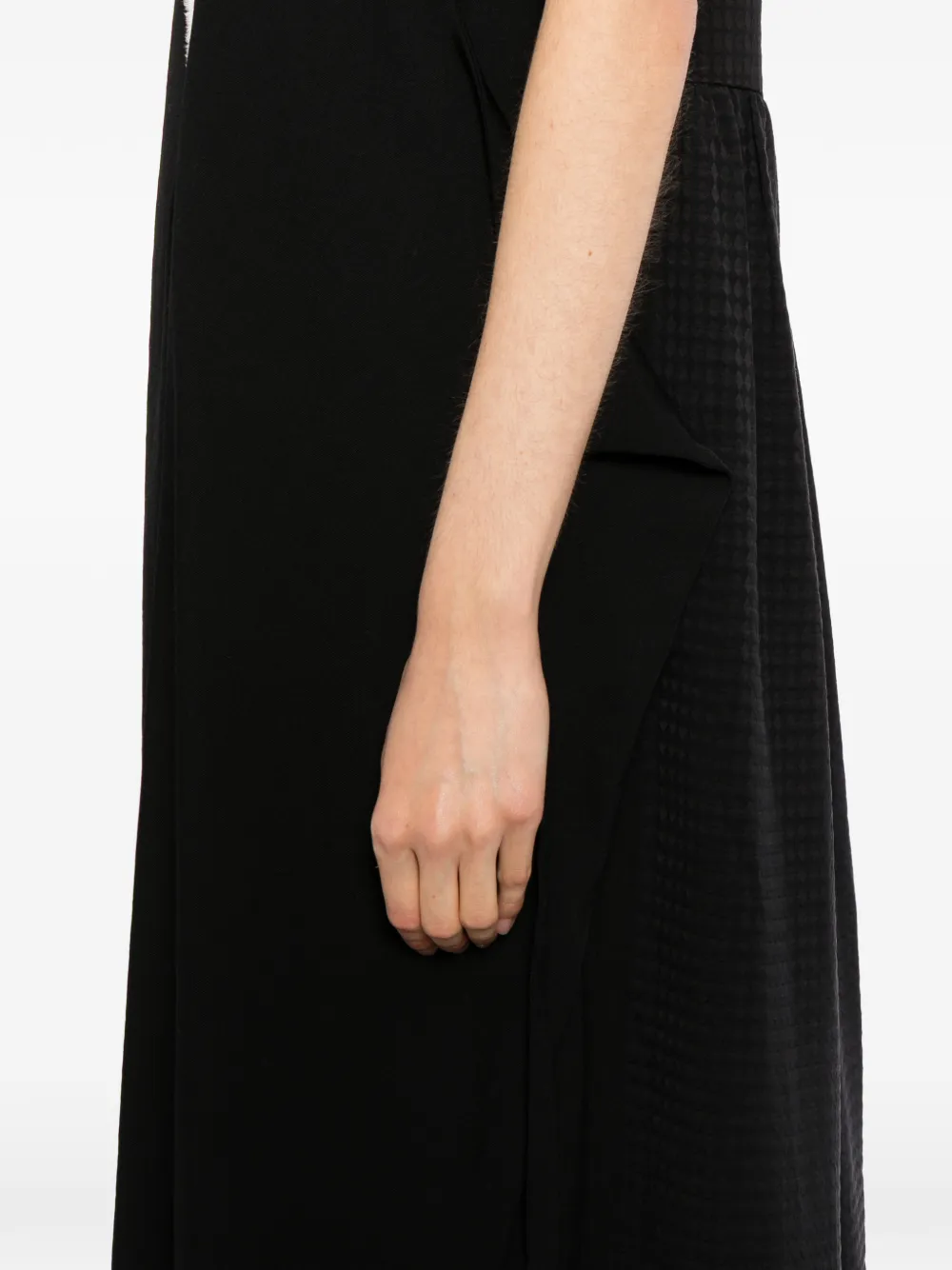 A Tentative Atelier Kimono gathered dart dress Zwart