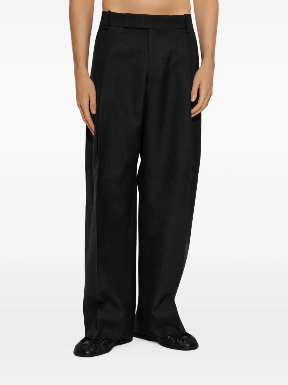 Studio Nicholson Pull broek met gewelfde pijpen Zwart