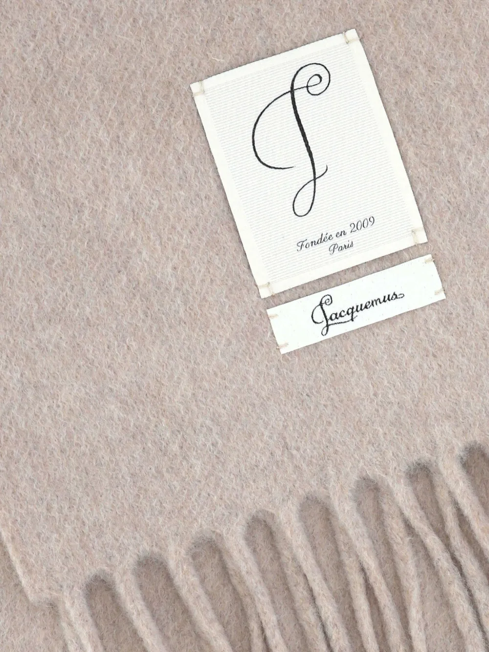 Jacquemus Sjaal met logopatch Beige