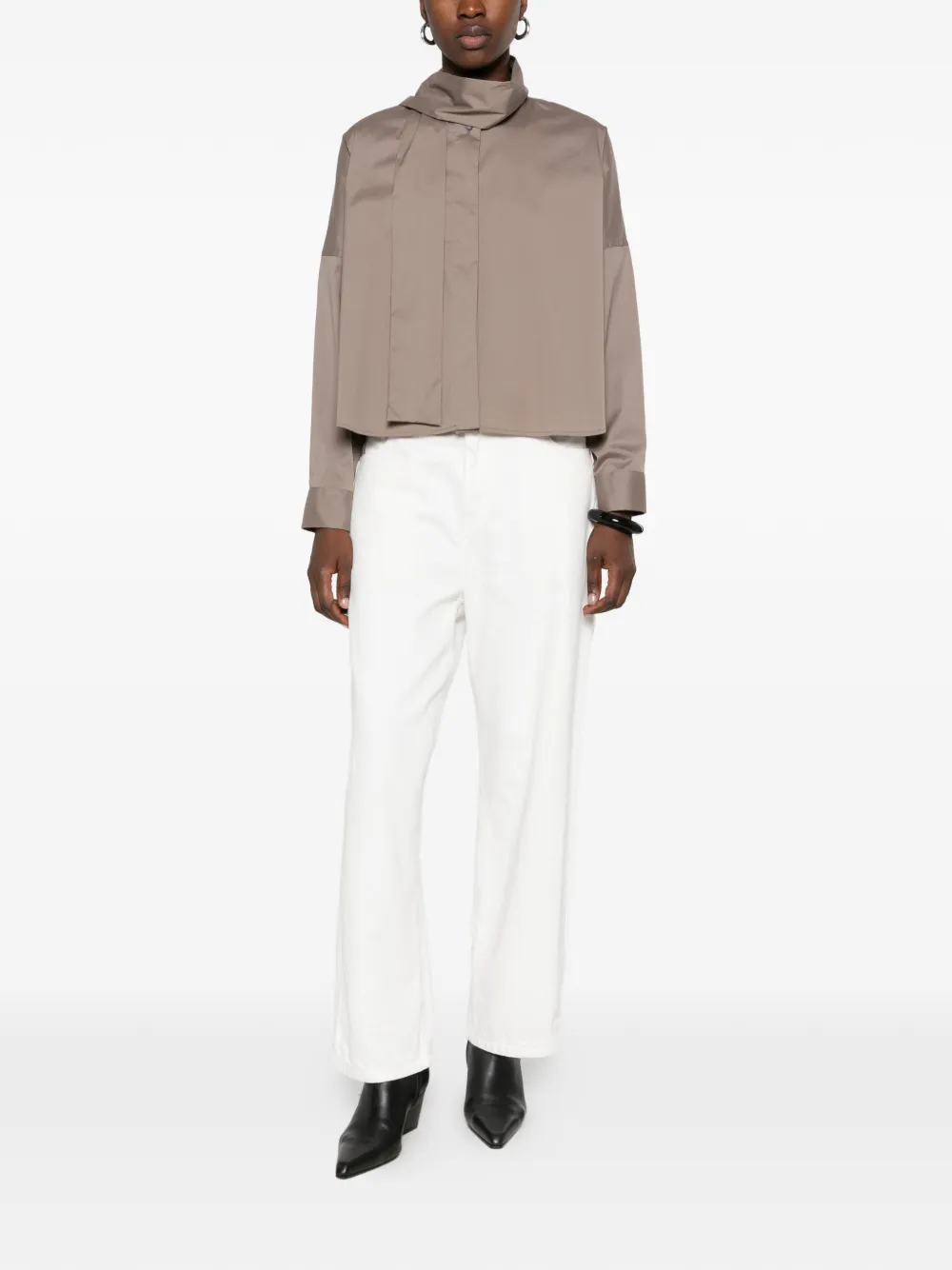 Le Sarte Pettegole Blouse met hoge hals en vlakken Beige