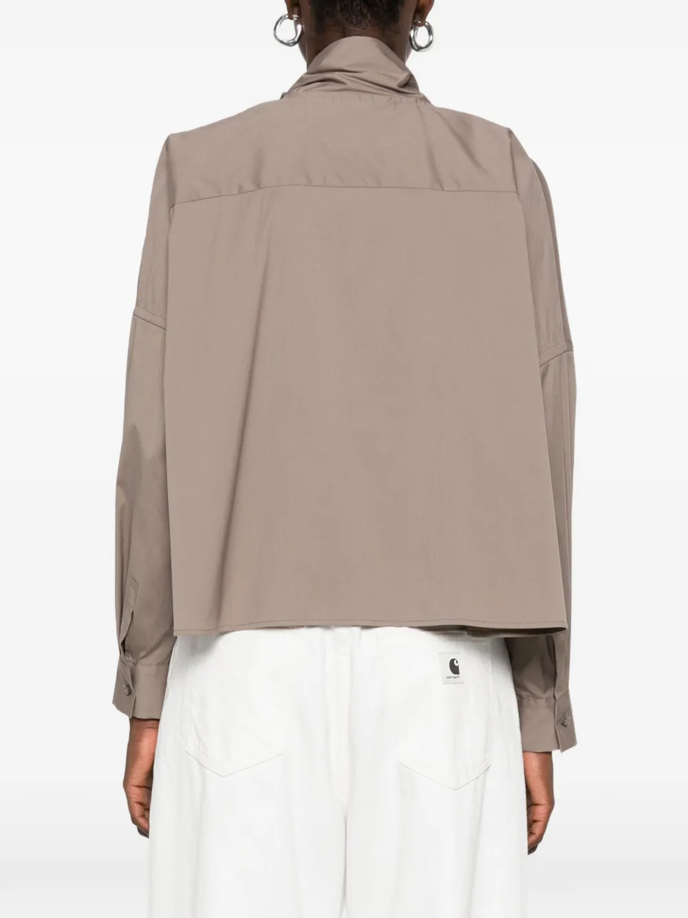Le Sarte Pettegole Blouse met hoge hals en vlakken Beige
