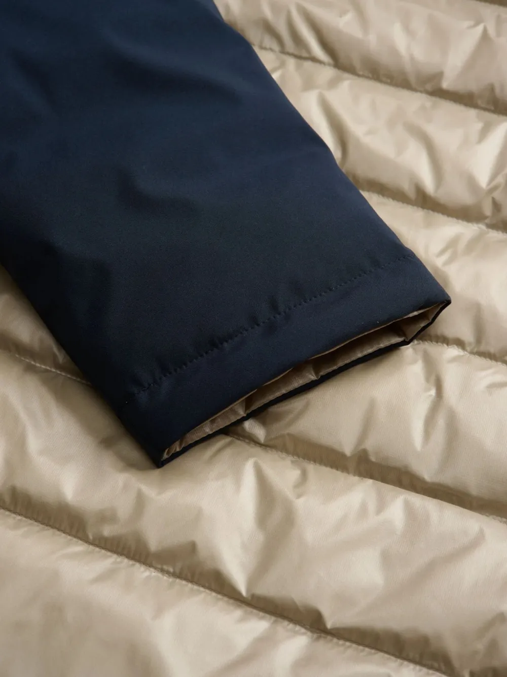 Blauer Jack met capuchon Blauw