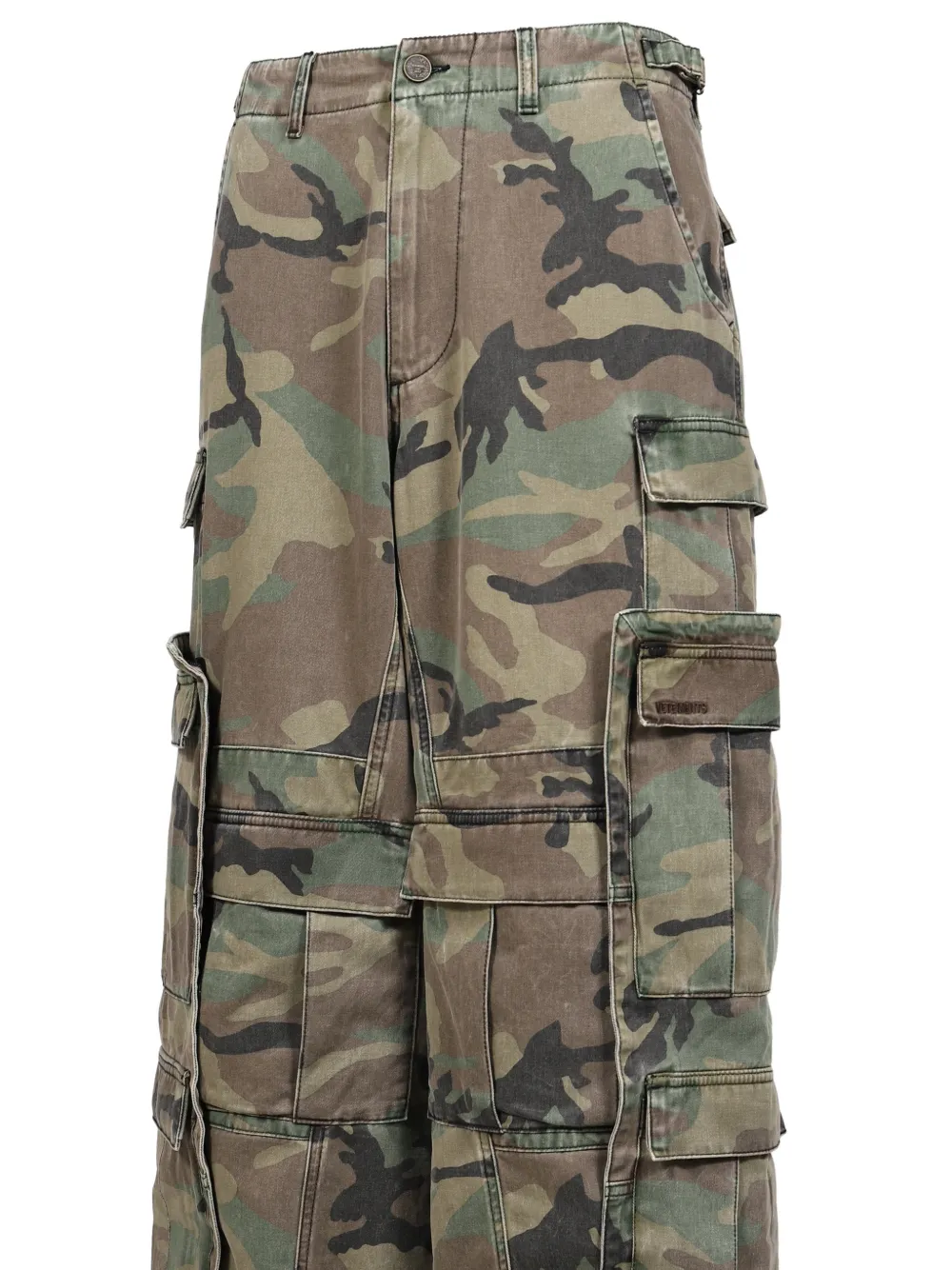 VETEMENTS Merged cargo jeans met camouflage-print Groen