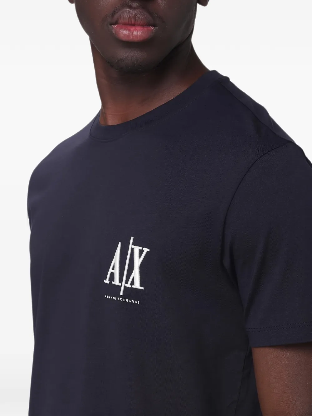 Armani Exchange logo-embroidered T-shirt Blauw