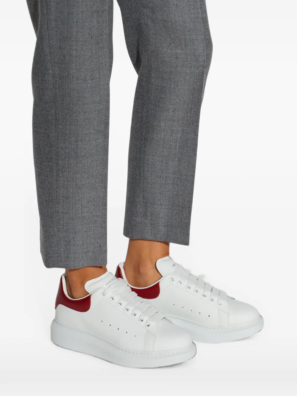 Alexander McQueen Oversized leather sneakers Wit