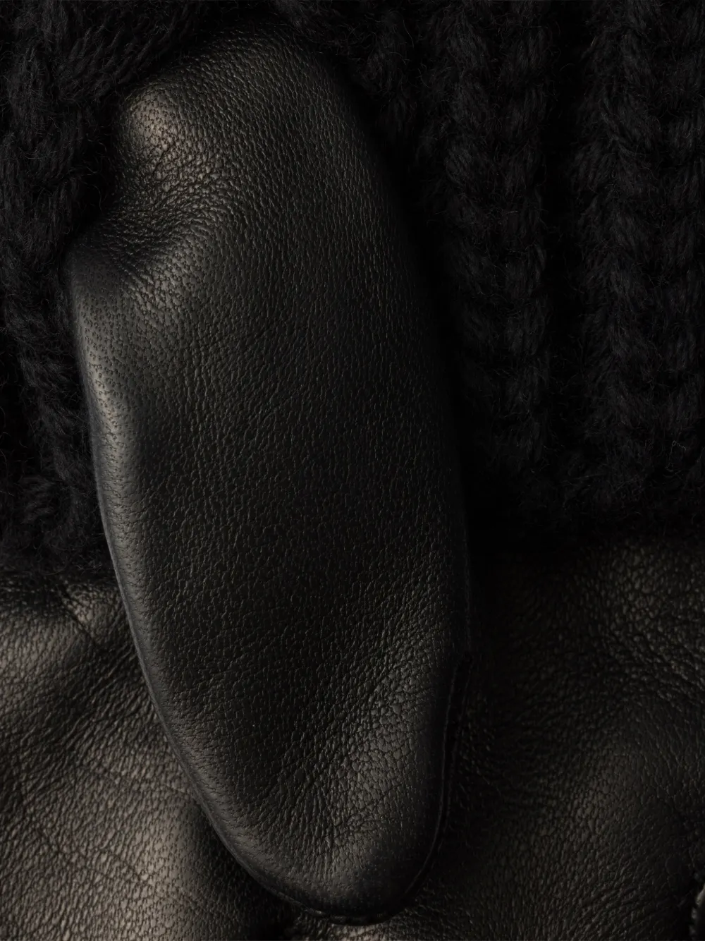 Prada Nappaleren en gebreide handschoenen Zwart