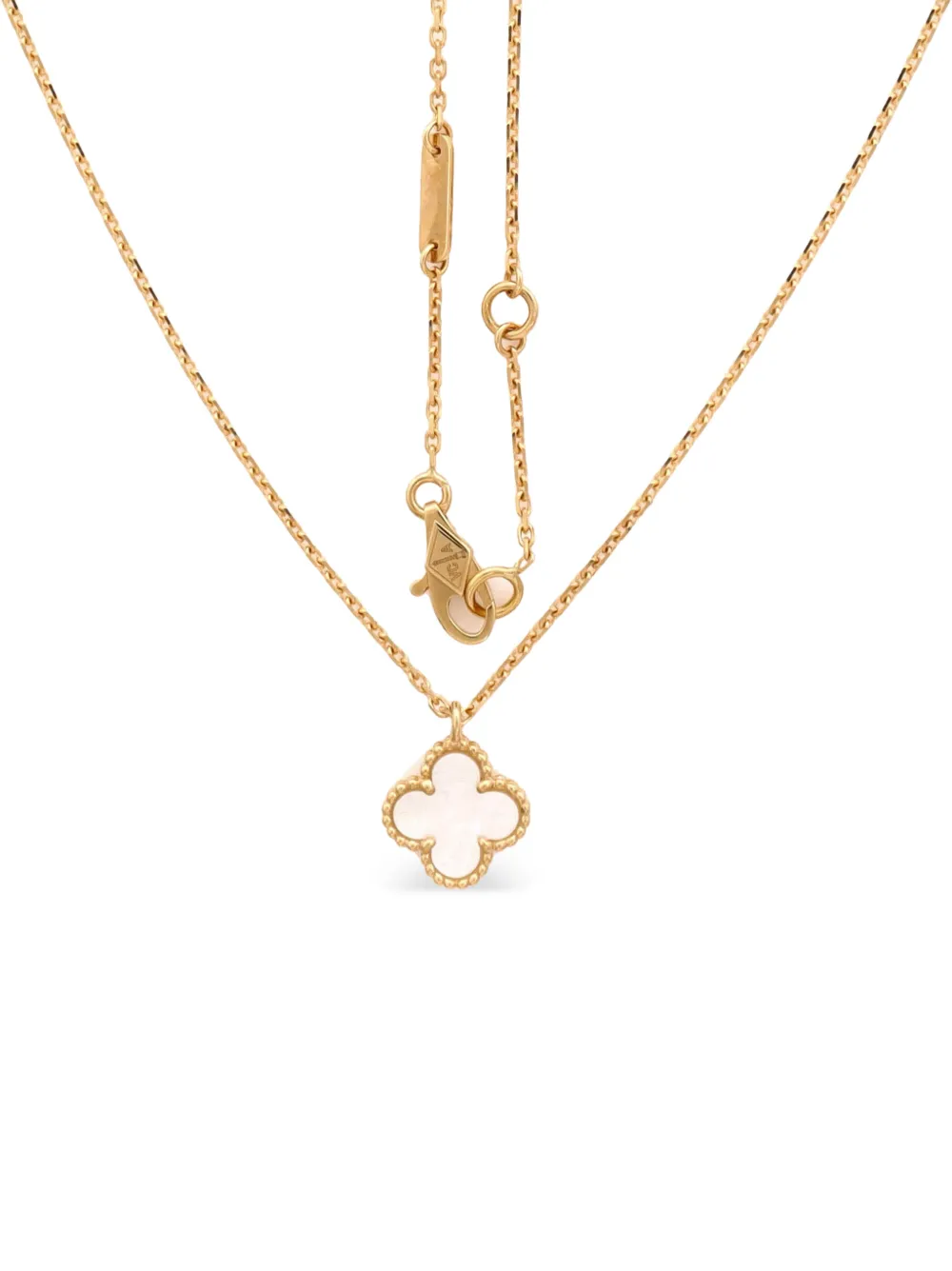 Van Cleef & Arpels Pre-Owned Sweet Alhambra Pendant 18K Yellow Gold and Mother of Pearl necklace - Oro