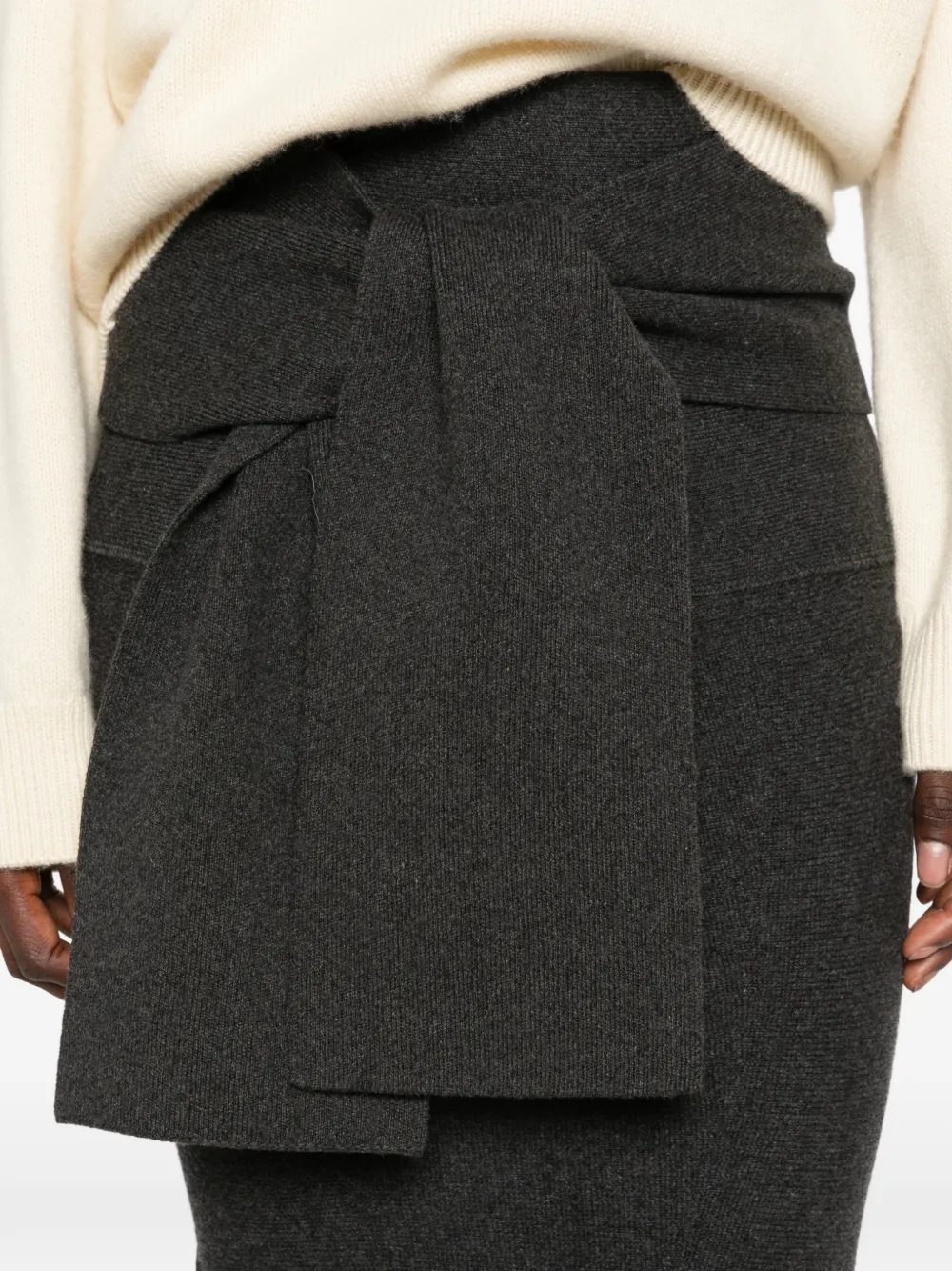 Jacquemus The Fiocco rok met striksluiting en volantzoom Grijs