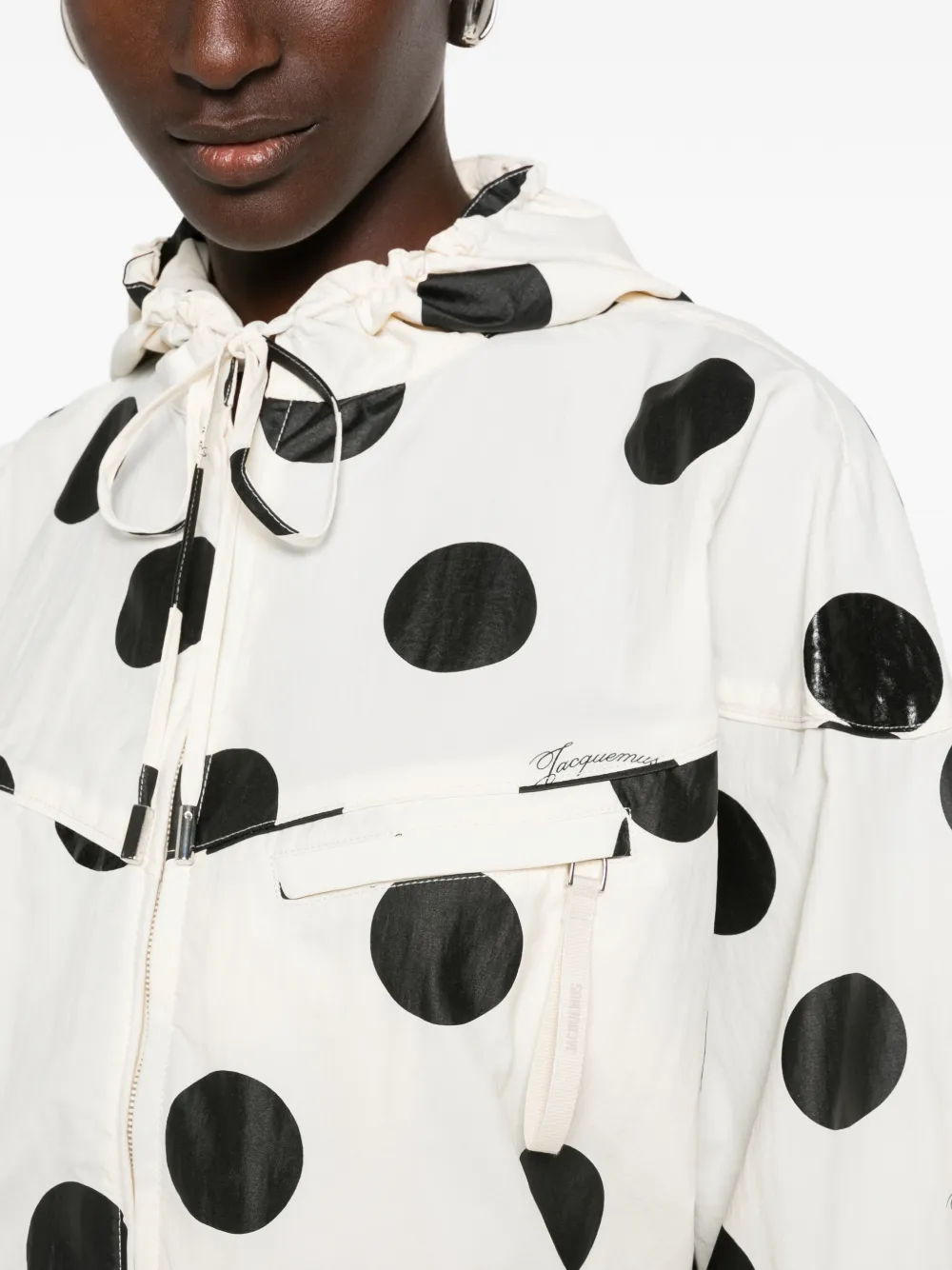 Jacquemus Jack met stippen en capuchon Wit