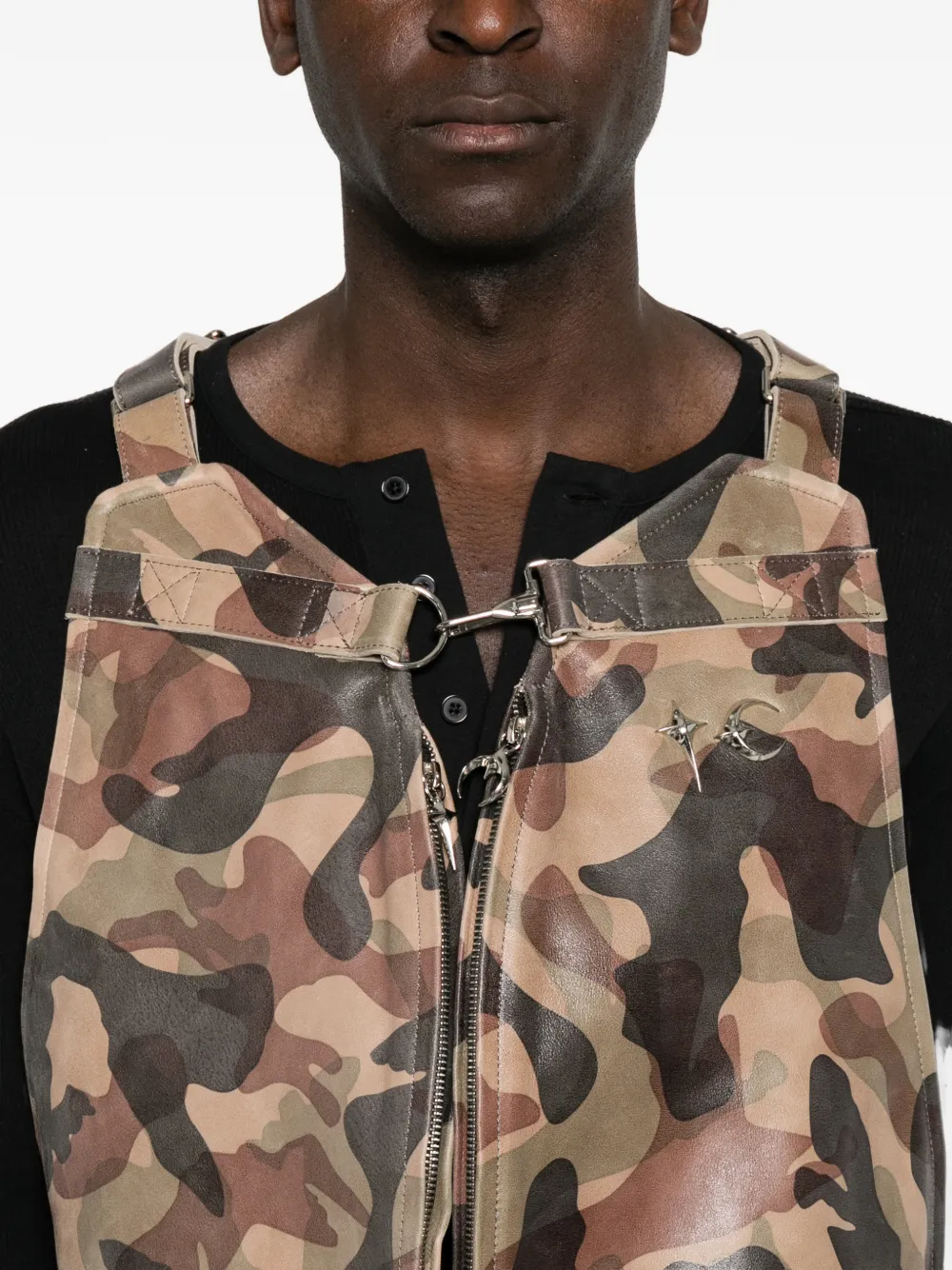 THUG CLUB Leren bodywarmer met camouflageprint Beige
