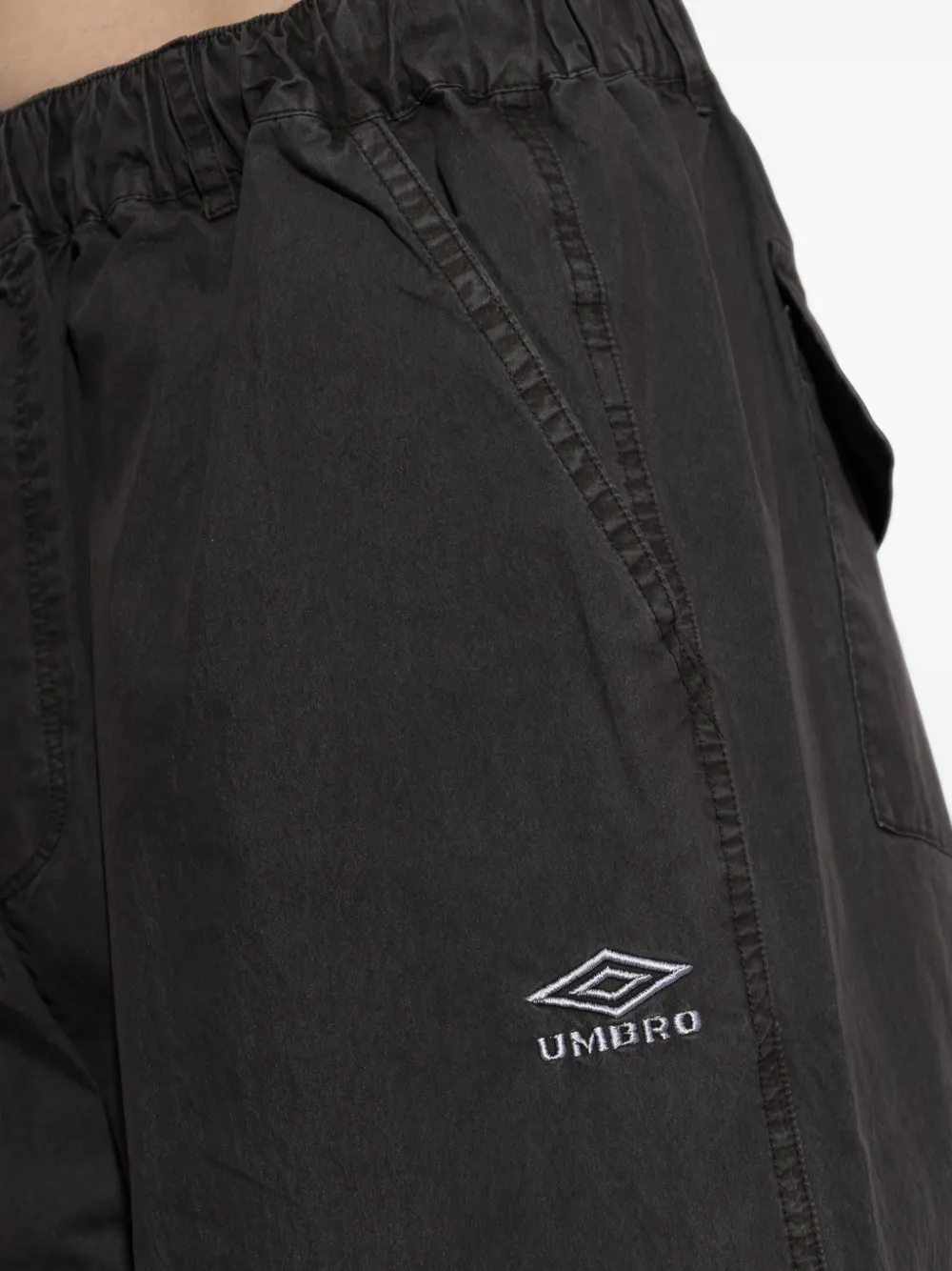 UMBRO logo-embroidered touch-strap trousers Zwart