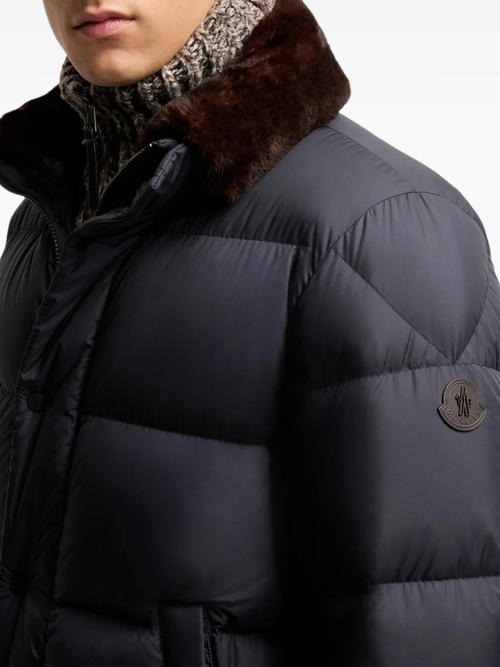 Moncler Gewatteerd jack met logo-patch Zwart