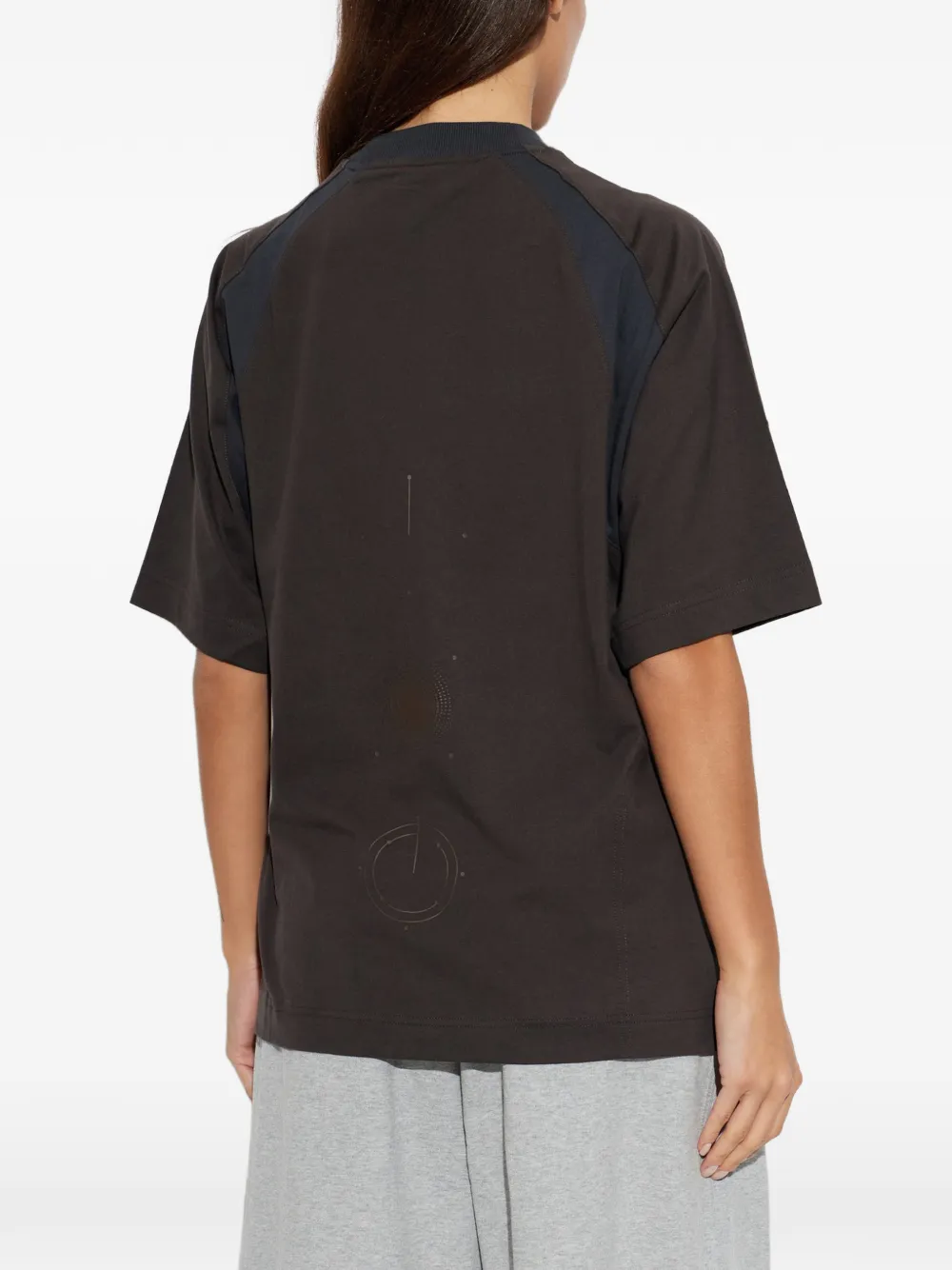 adidas x Hermanos Koumori T-shirt met vlakken en logo-print Bruin