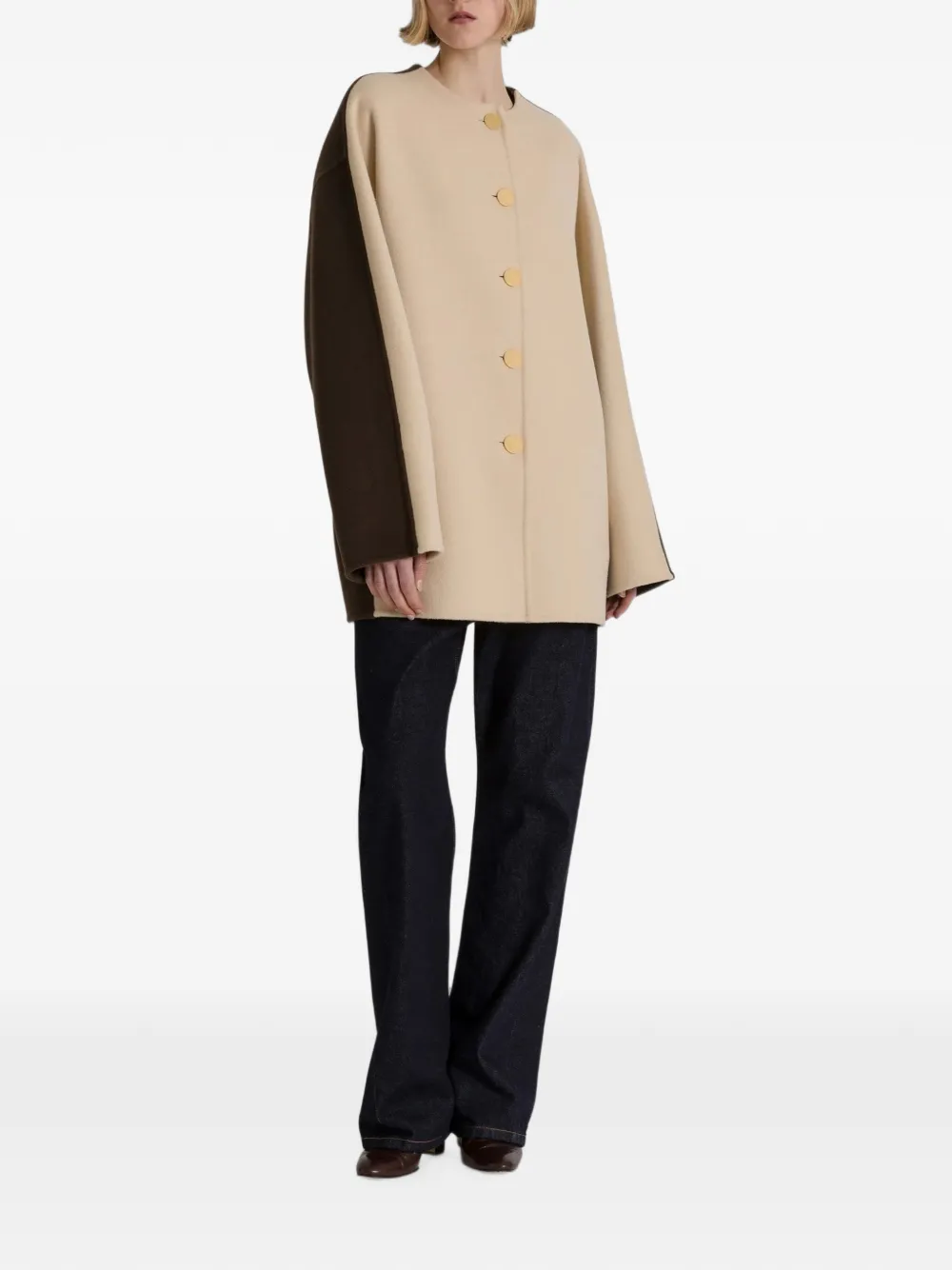 Alberta Ferretti Tweekleurige jas met knopen Beige