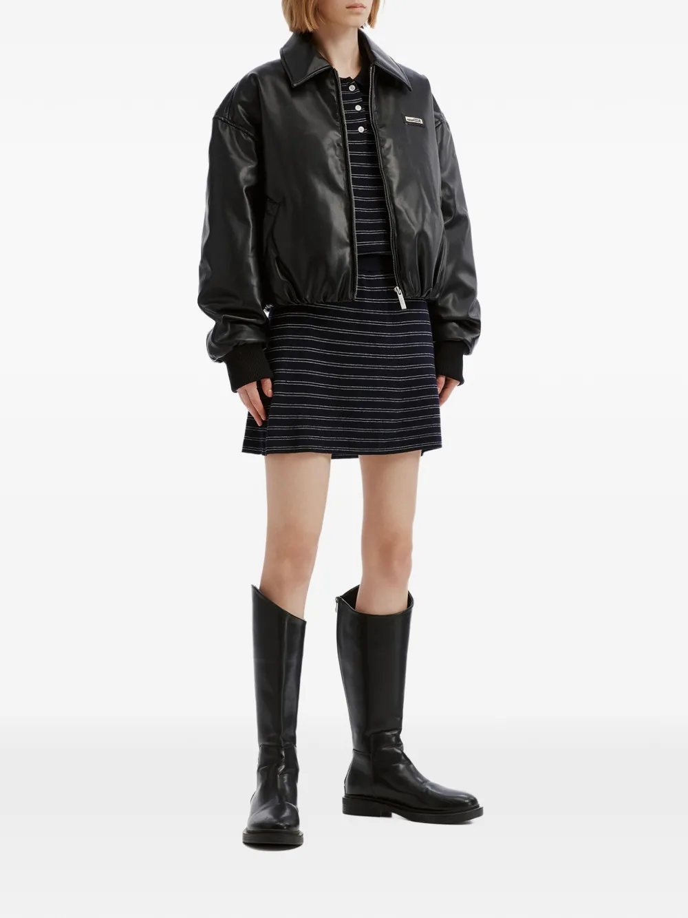 izzue logo-patch zip-up jacket Zwart