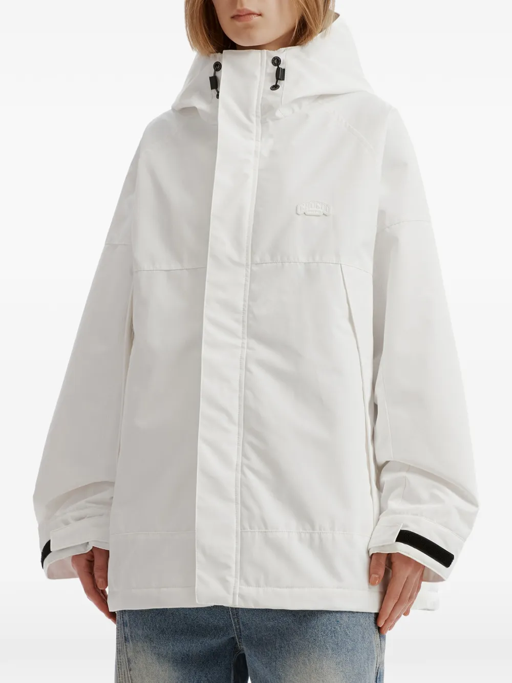 CHOCOOLATE hooded logo-patch jacket Wit