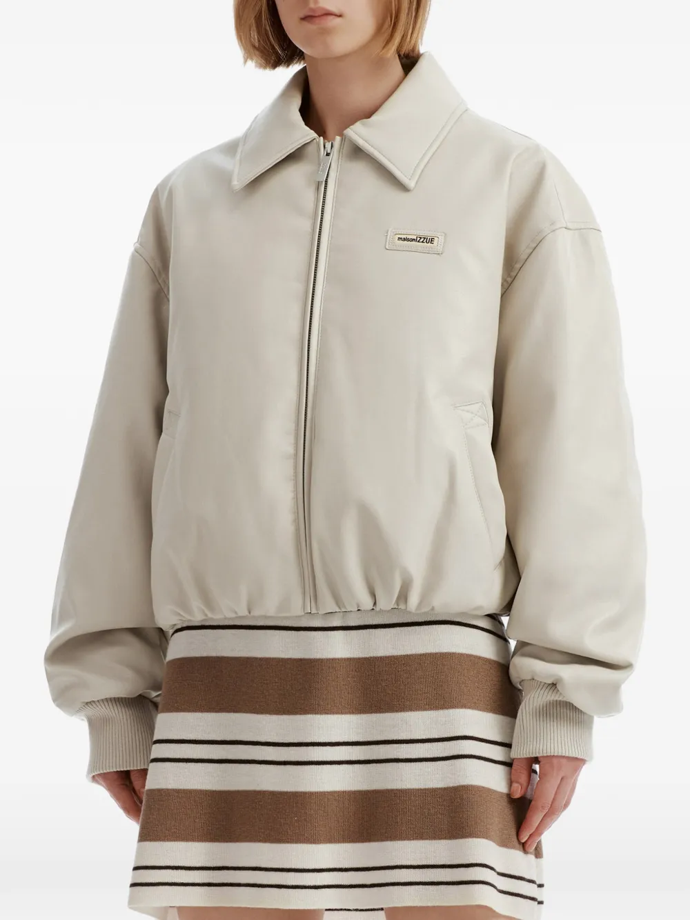 izzue logo-patch zip-up bomber jacket Wit