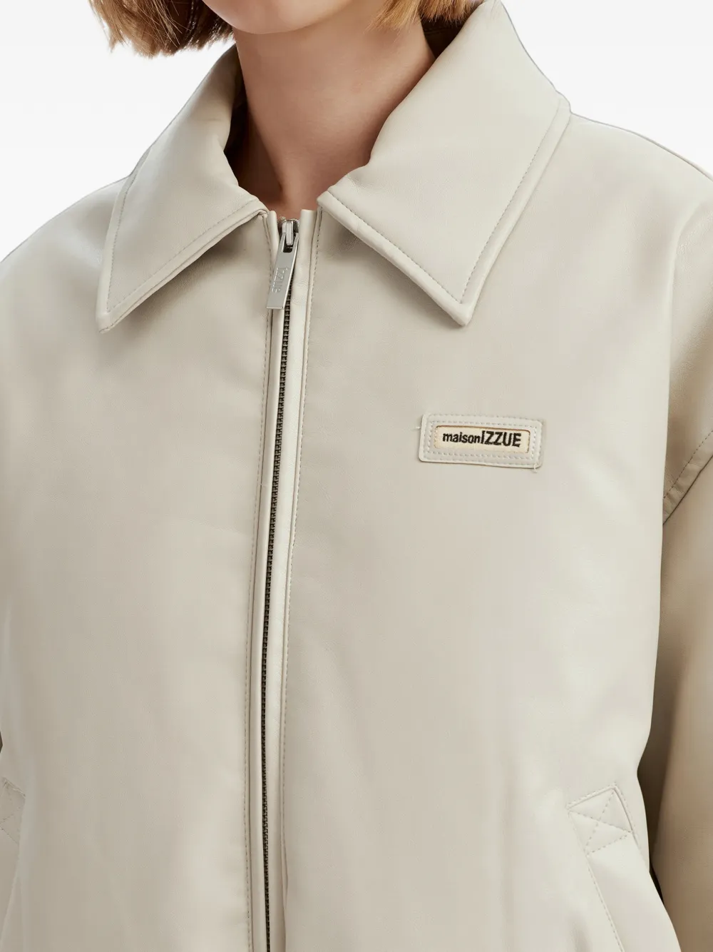 izzue logo-patch zip-up bomber jacket Wit