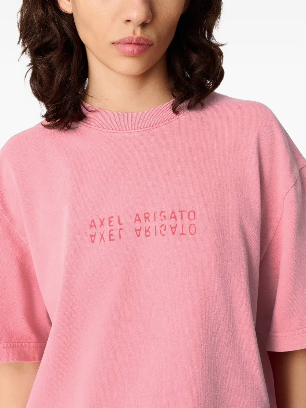 Axel Arigato T-shirt met Reflection logoprint Roze