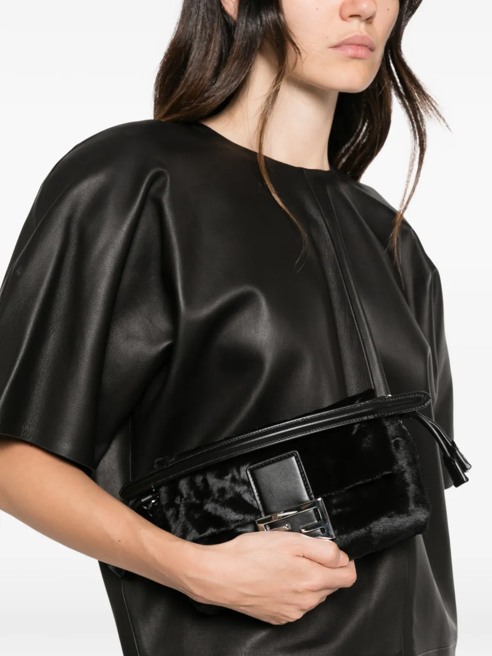 FENDI Kleine Baguette clutch met haarafwerking Zwart