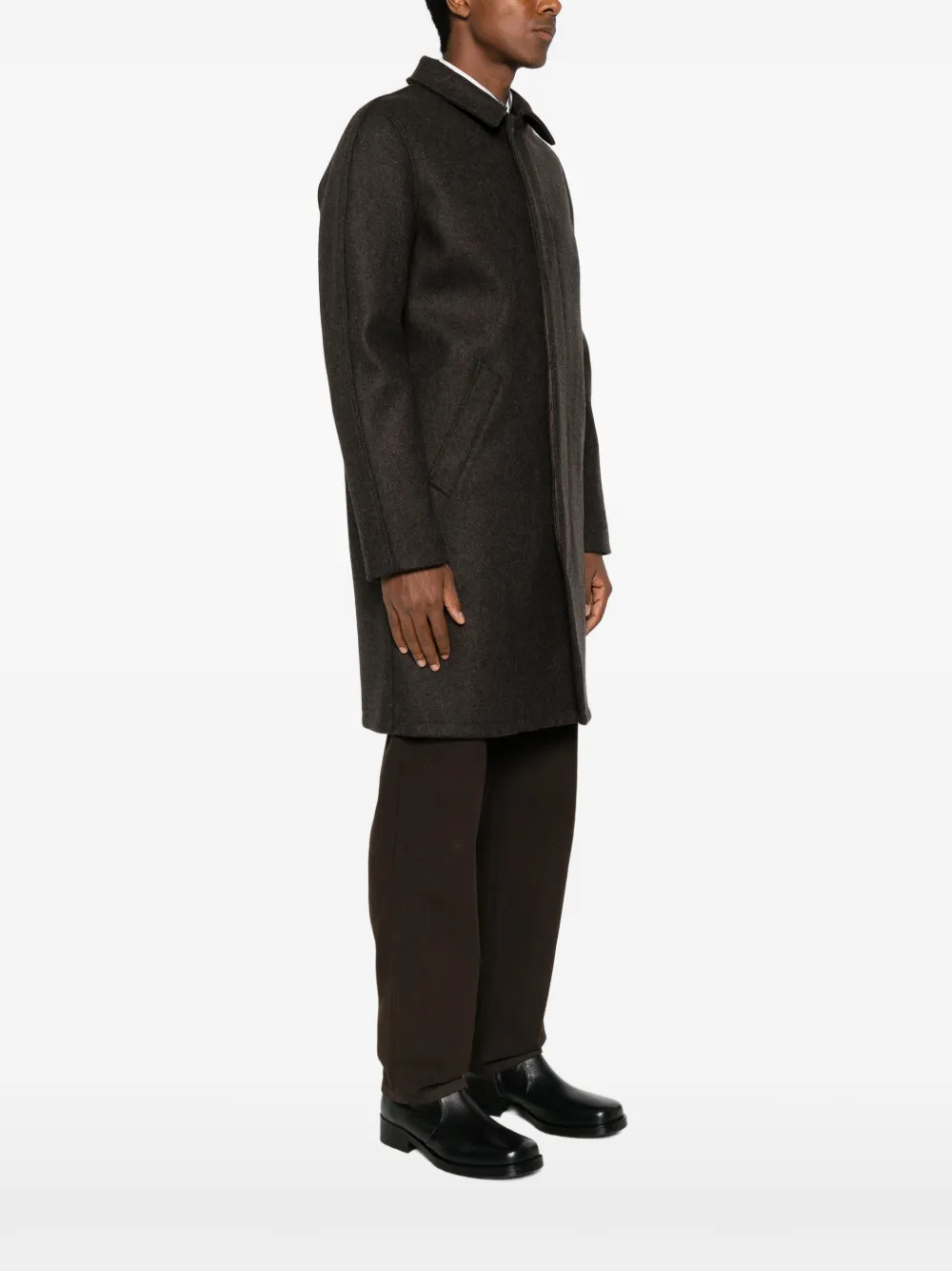A.P.C. Jas met raglanmouwen en knoopsluiting Bruin