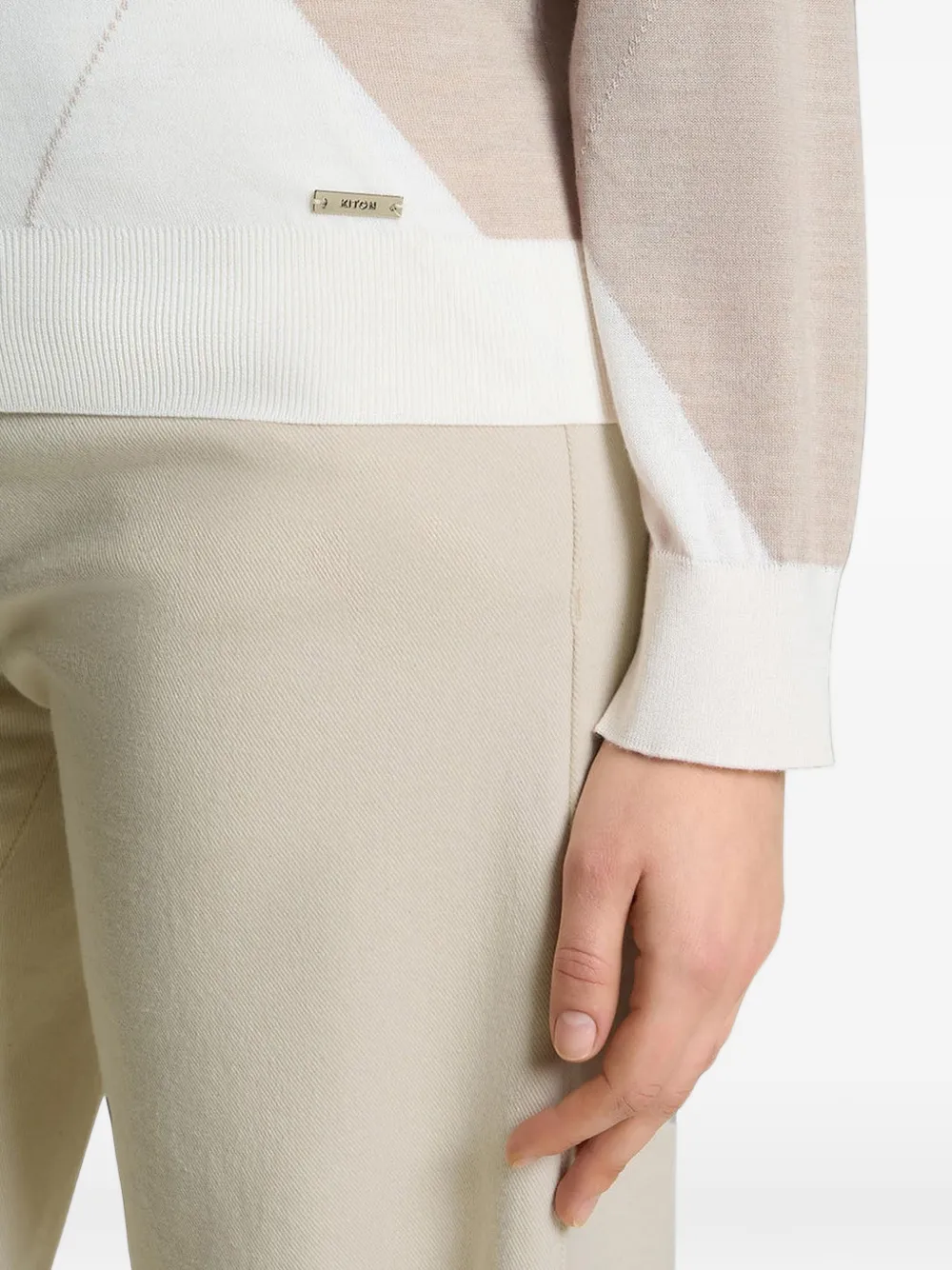 Kiton Trui met geometrisch patroon en V-hals Wit