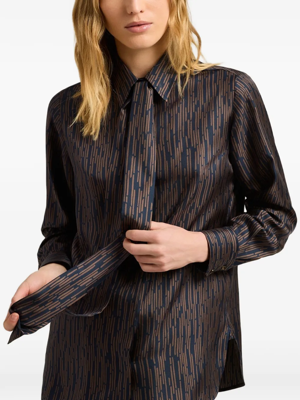Kiton printed tie-neck shirt Blauw