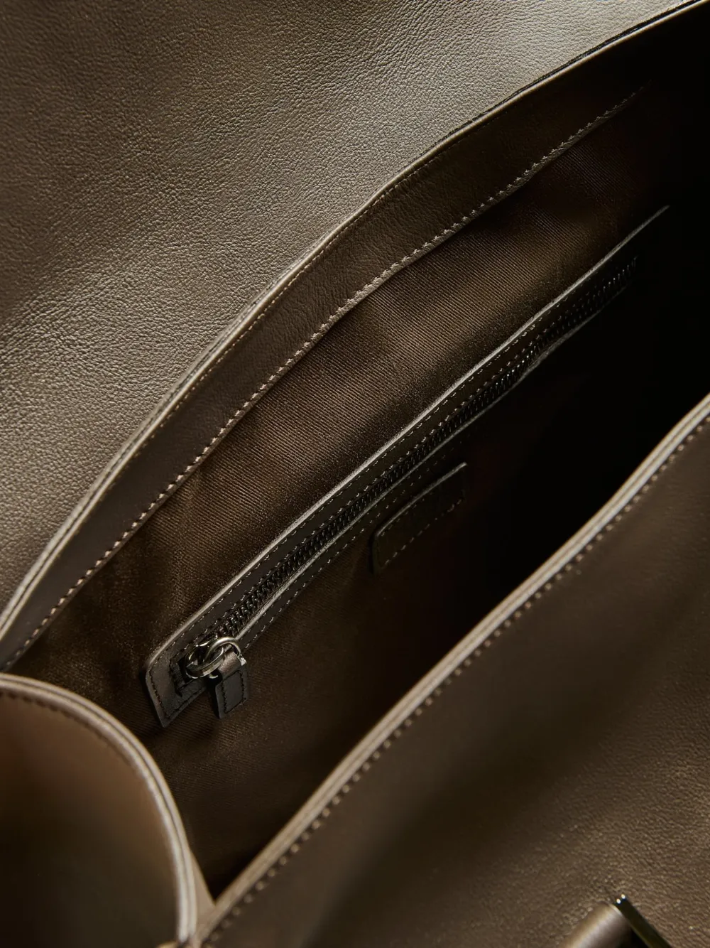 Kiton Shopper met omslag met gesp Bruin