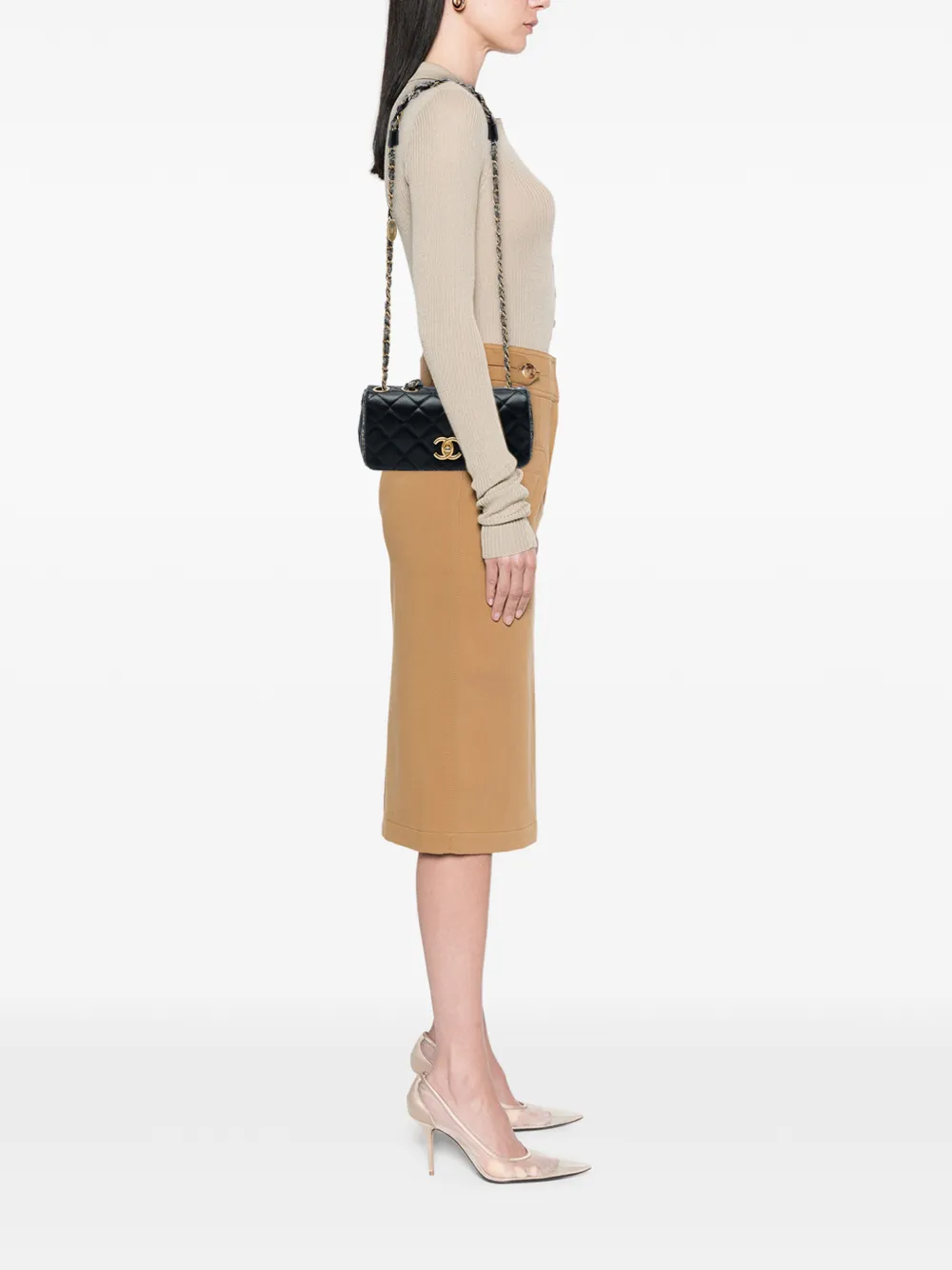CHANEL 2011 クルーズ ラムスキン レザー スカート 黒 美シルエット CHANEL Pre-Owned 2010-2011 スモール ココマーク マトラッセ