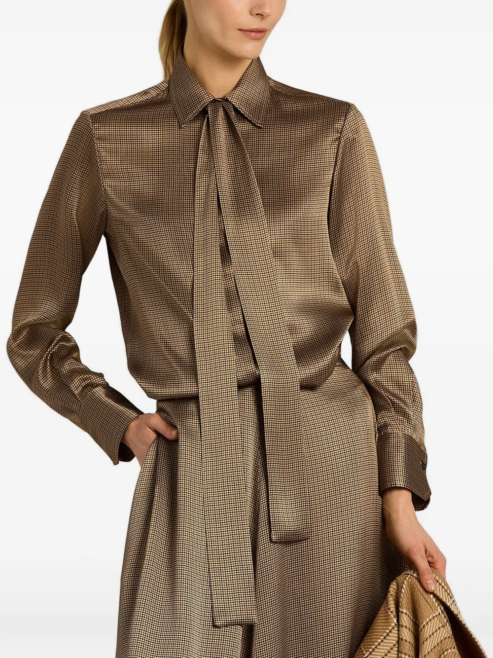 Kiton micro-pattern pussy-bow shirt Bruin