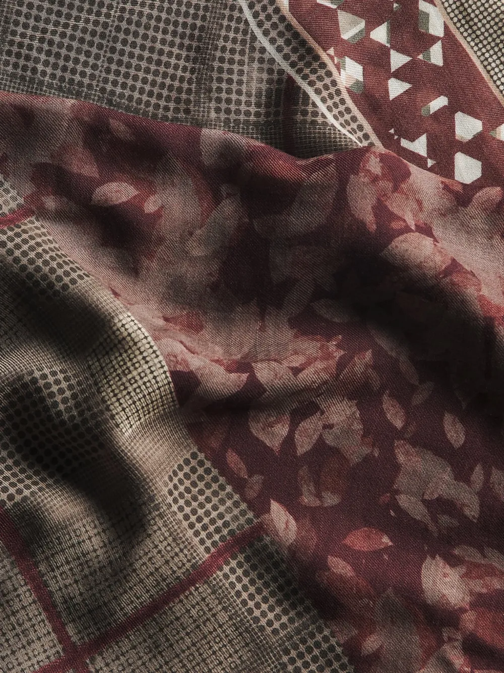 Kiton Sjaal met geometrisch patroon en bloemenprint Rood