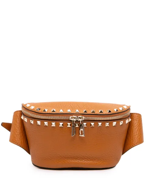 Valentino Garavani Pre-Owned cangurera Rockstud de piel de becerro granulada 2016-2026