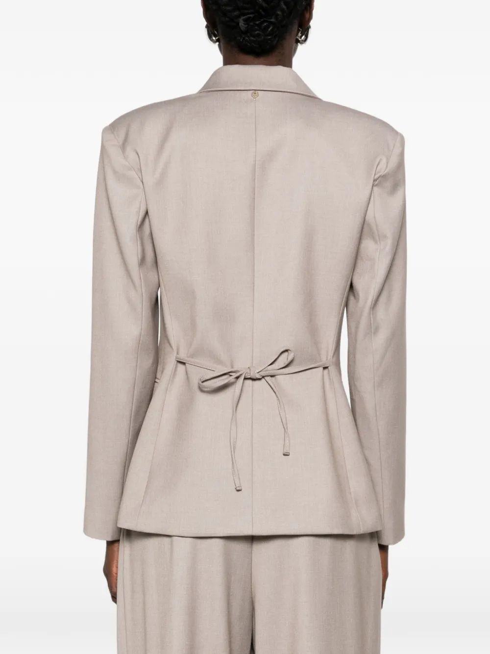 PHILIA LOFT Blazer met dubbele rij knopen en strik aan de achterkant Beige