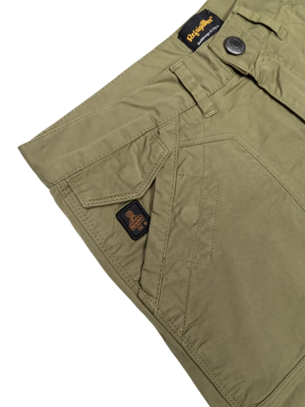 Refrigiwear twill logo-patch shorts Groen