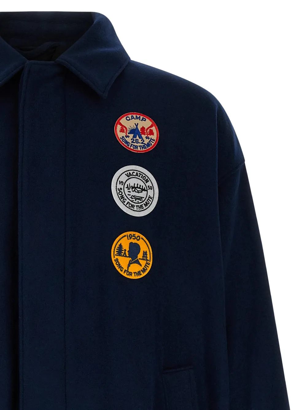Song For The Mute Jas met patchdetail en geborduurde tekst Blauw