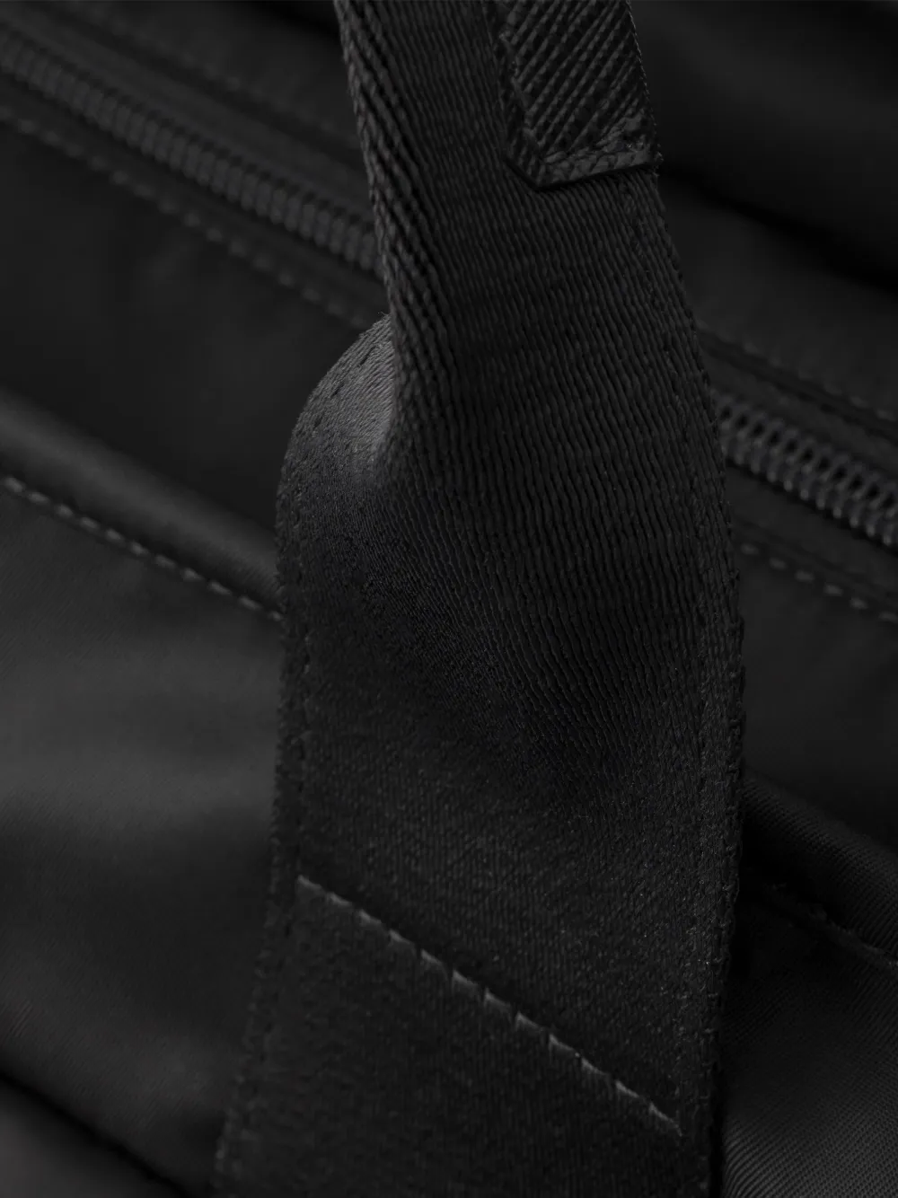 Prada Re-Nylon and Saffiano leren heuptas Zwart