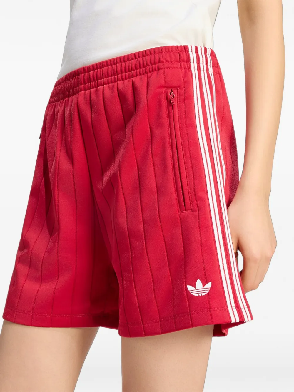 adidas Firebird side-stripe logo-embroidered shorts Rood