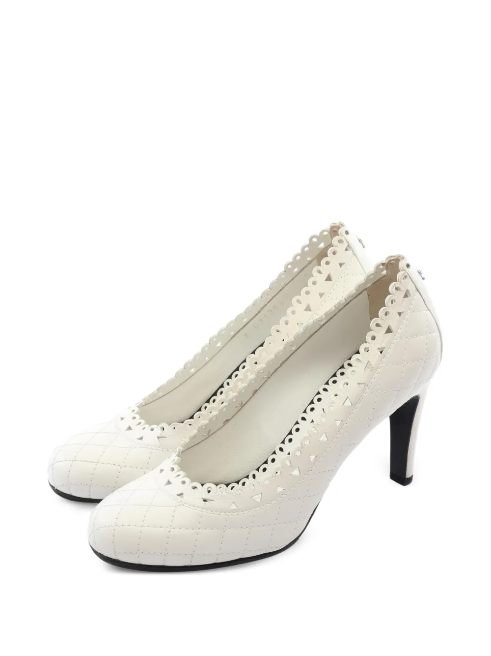 CHANEL Pre-Owned escarpins matelassés (1986-1988) - Blanc CHANEL Pre-Owned escarpins matelassés (1986-1988) - Blanc