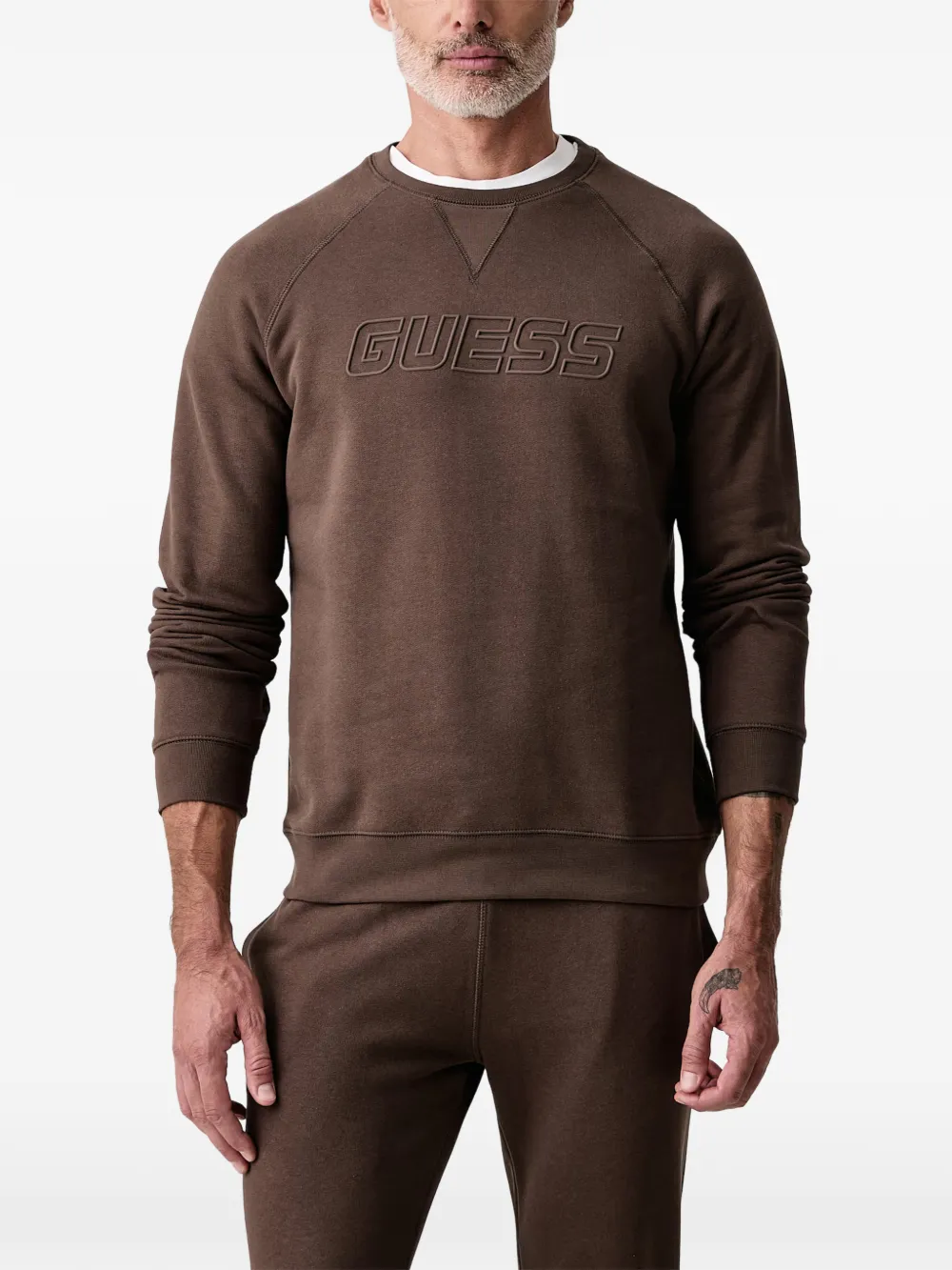 GUESS USA logo-embossed raglan-sleeve sweater Bruin