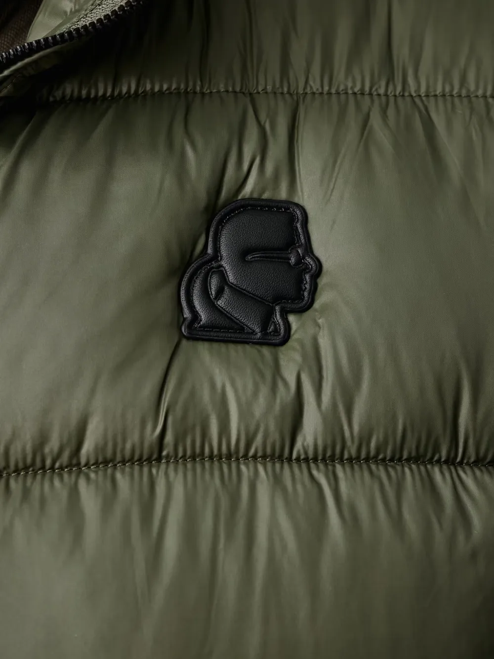 Karl Lagerfeld quilted logo-patch gilet Groen