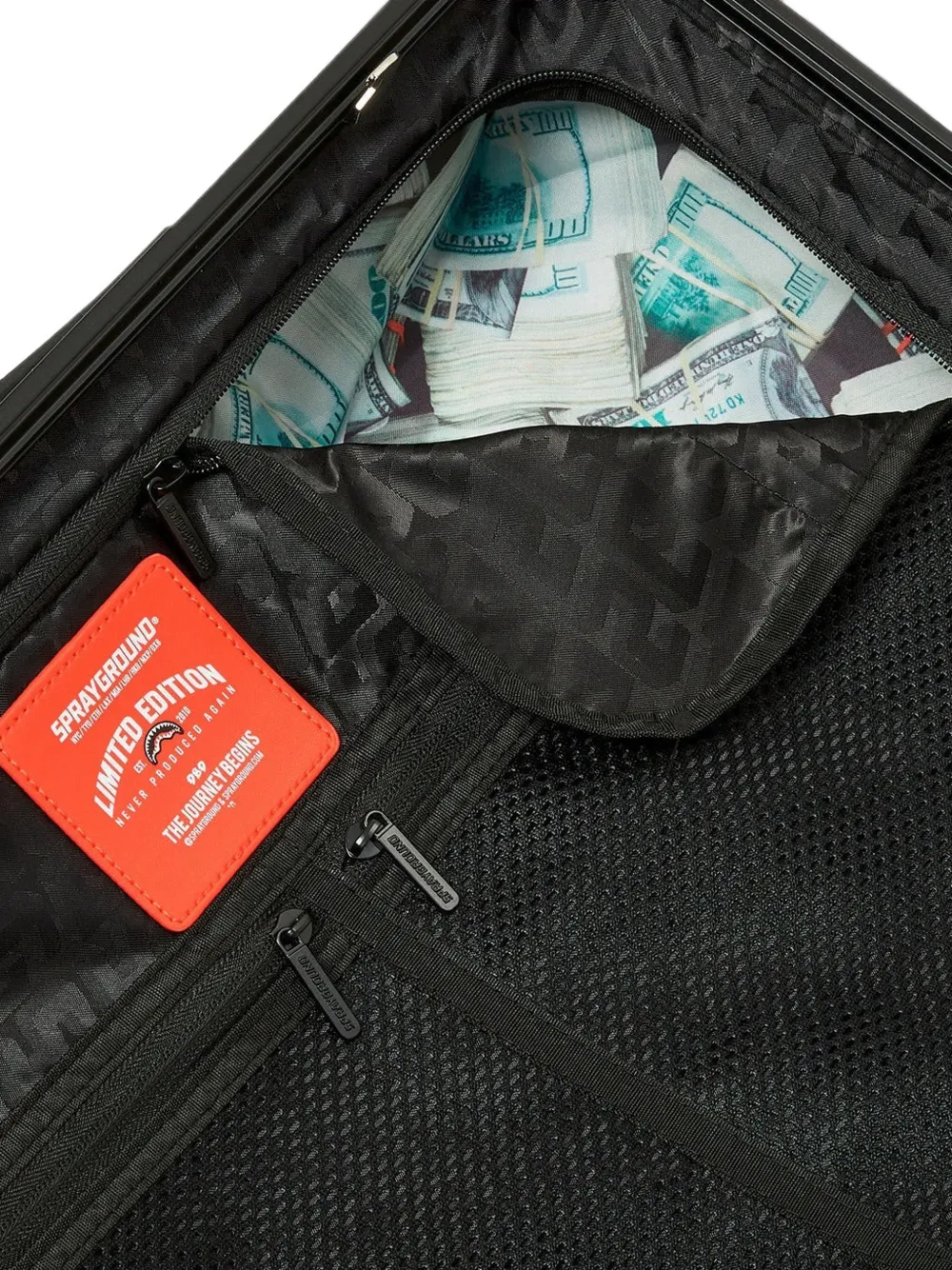 Sprayground The Golden Fang Shark koffer met reliëf Zwart